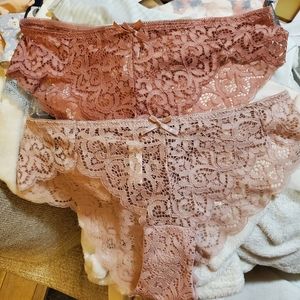 Beautiful new 2pck of lace underwear by Marylin Monroe size large